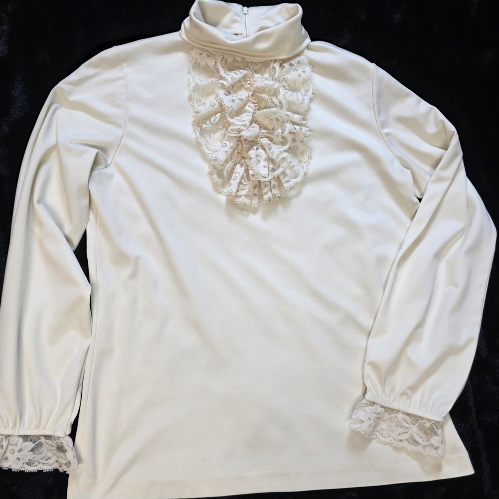 Queens Way Blouse Womens 14 Cream Vintage Ruffle Turtleneck Lace Jabot GUC‎